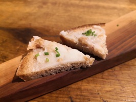 Rauchschmalz auf Bauernbrot